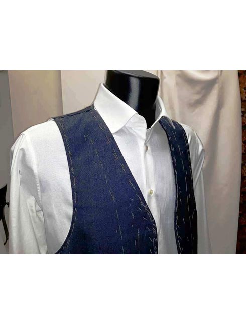 Vestito su misura camicia sartoriale abiti uomo donna creazioni sartoriali di laboratorio sartoria abito Elins moda Laboratorio moda a Roma foto-786 